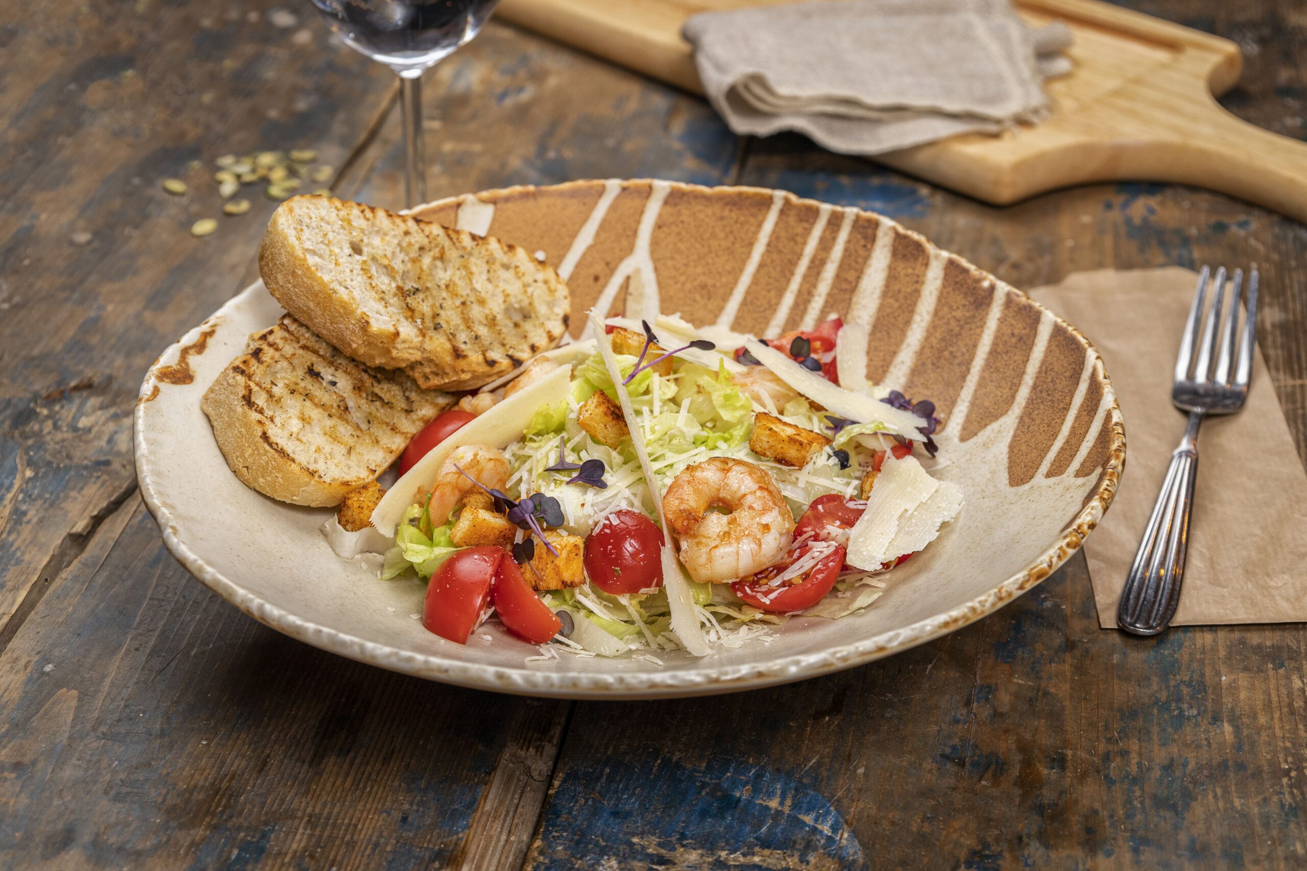 Salata Caesar cu creveti  350g (100g, 30g)